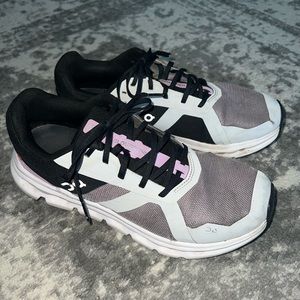 Women’s On CloudRunner Shoes